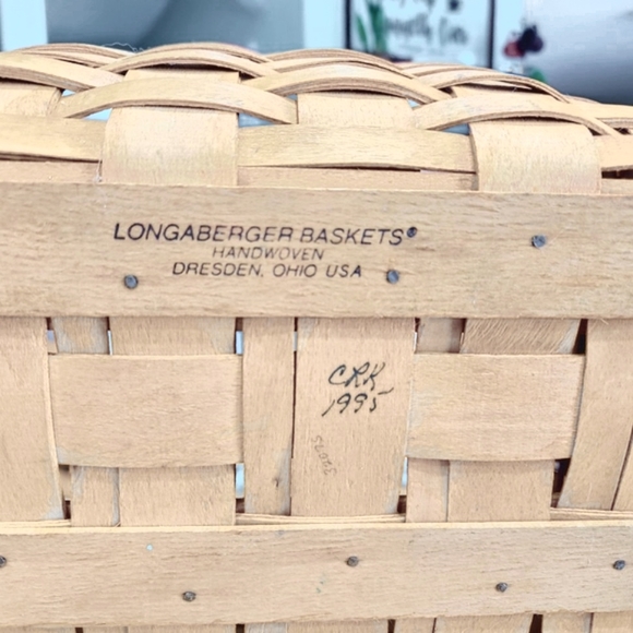 Longaberger Christmas Basket with Damaged Protective Liner - Picture 4 of 5